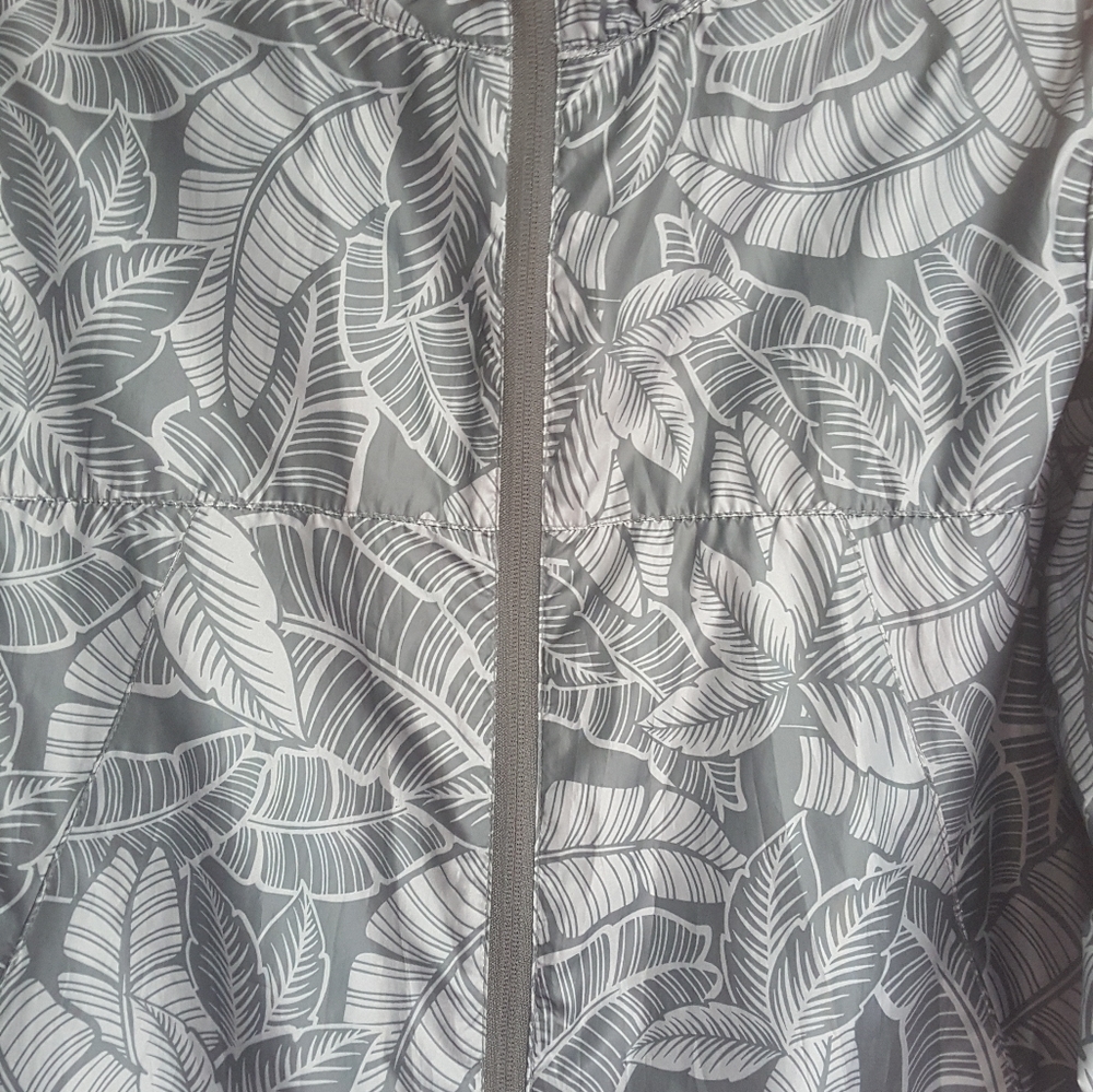 Resolution Performance Windbreaker - image 7